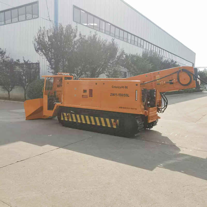 Ленточный конвейер, погрузчик для выемки грунта