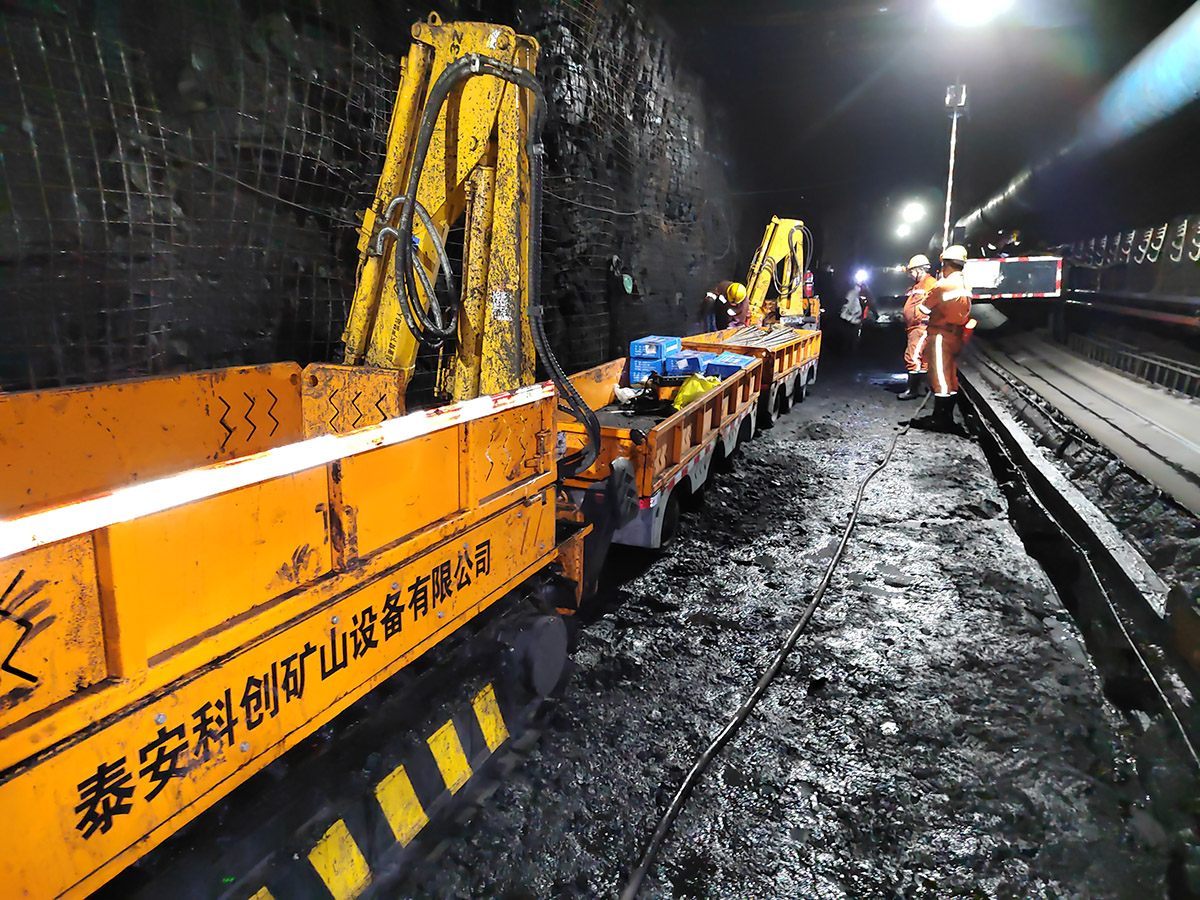 Unterirdischer Raupentransporter